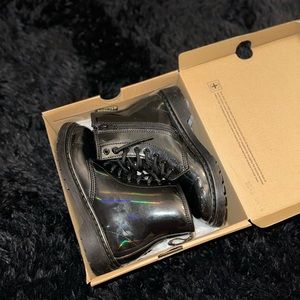girl’s dr martens boots